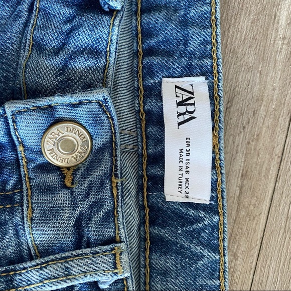 Zara High Waisted Cropped Jeans - Picture 4 of 6